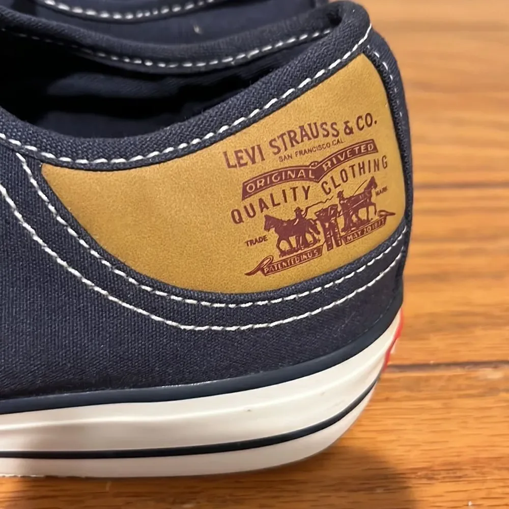 Levi’s Men’s Navy Canvas Shoes Size 8.5.